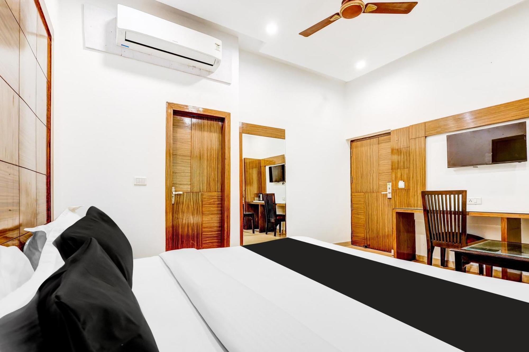 Super Townhouse Arakashan Road Paharganj Formerly Mohan International New Delhi Eksteriør billede
