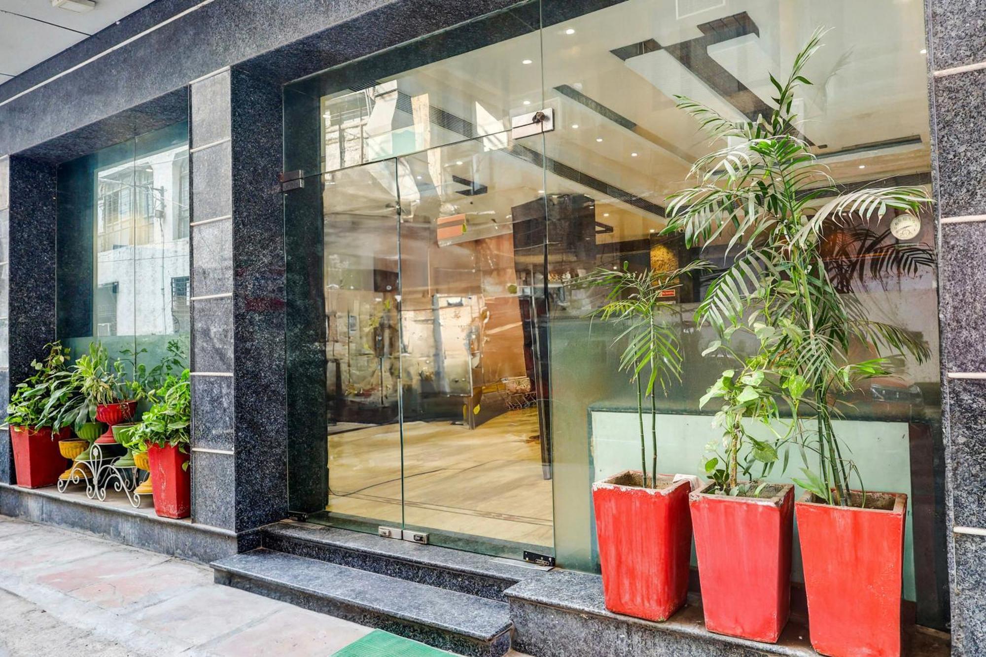 Super Townhouse Arakashan Road Paharganj Formerly Mohan International New Delhi Eksteriør billede