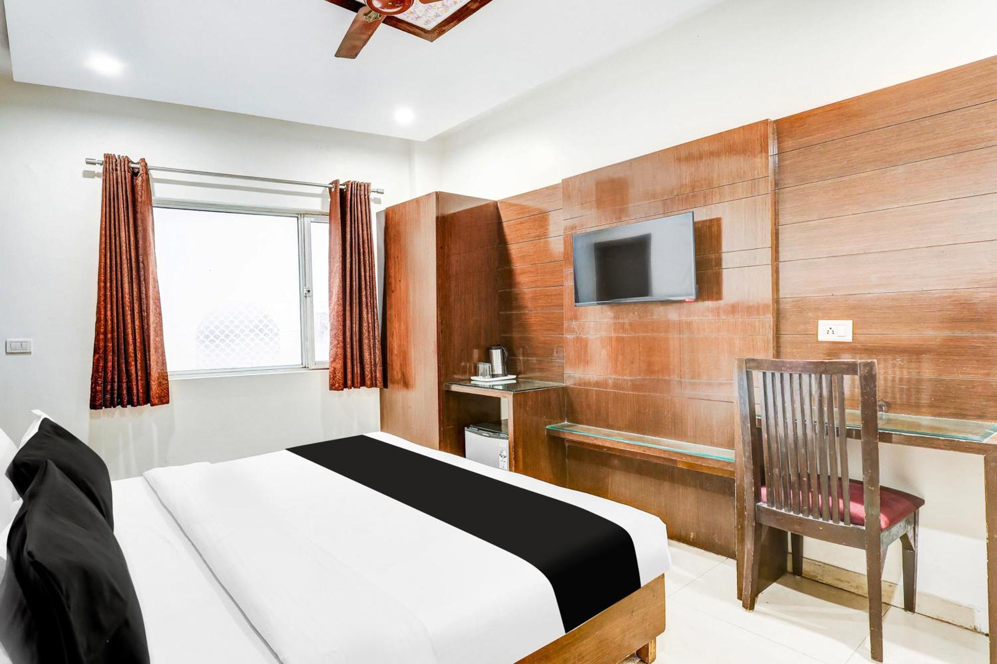 Super Townhouse Arakashan Road Paharganj Formerly Mohan International New Delhi Eksteriør billede