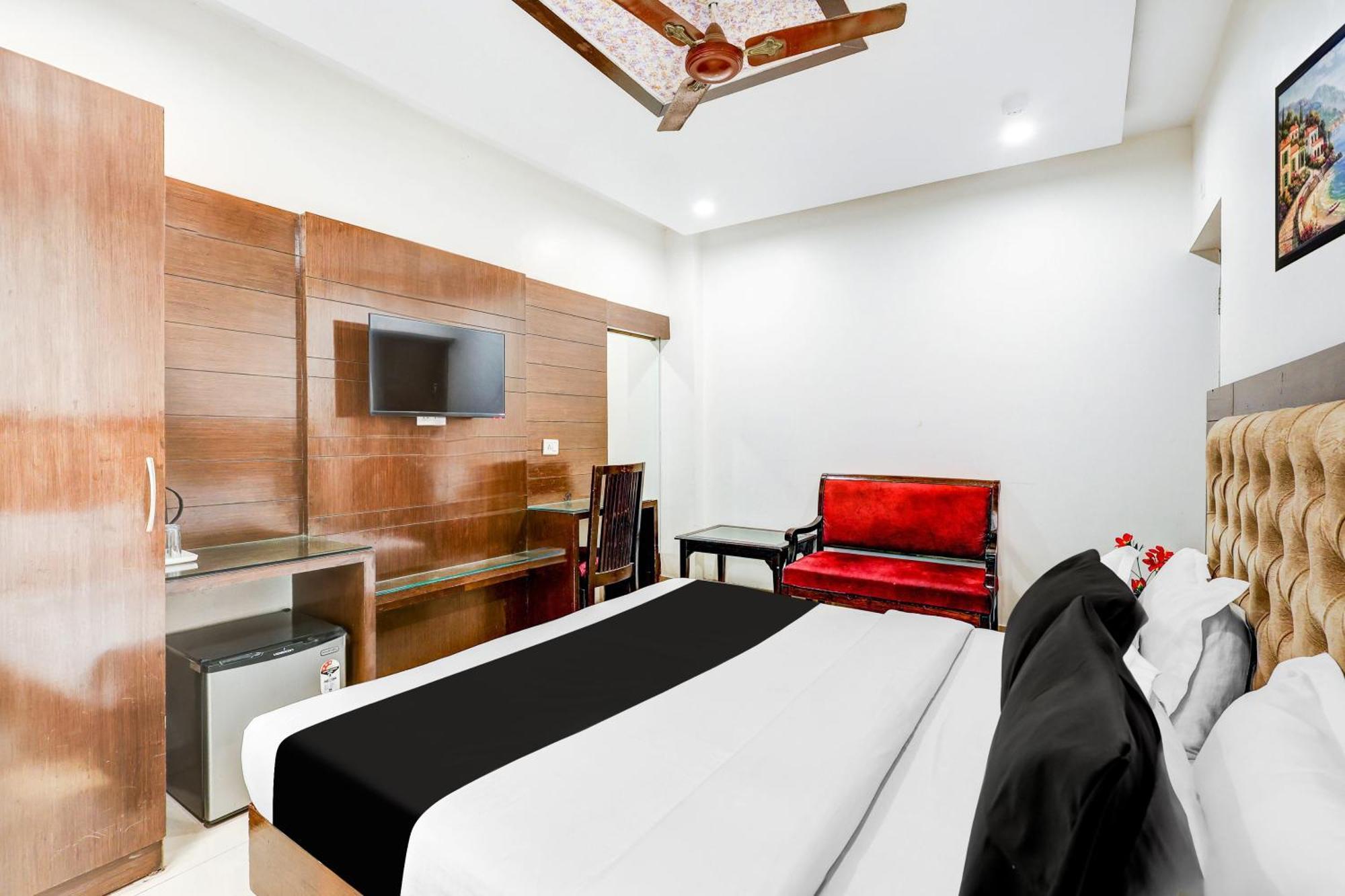 Super Townhouse Arakashan Road Paharganj Formerly Mohan International New Delhi Eksteriør billede